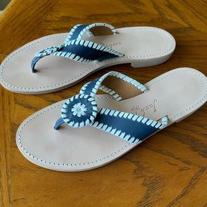 Jack Rogers Navy & White Leather Flat Sandals - like new! Size 8.5